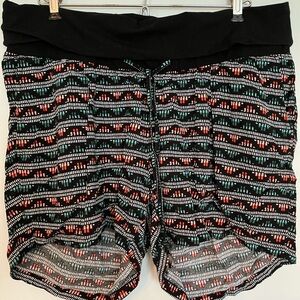 Women’s Matenrity Old Navy Print shorts